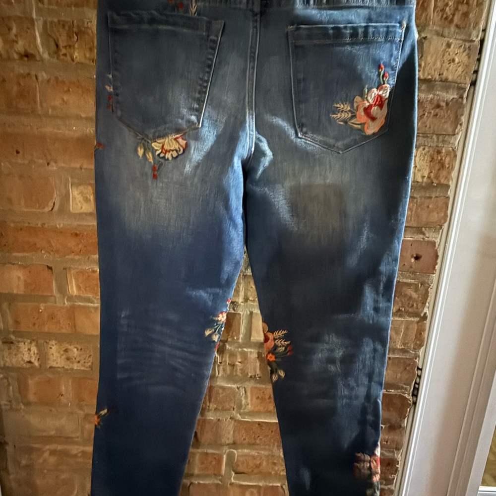 Floral Embroidered Straight Leg Jeans - Picture 2 of 3